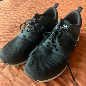 ABEO WOMENS Black Mesh Athletic Shoes